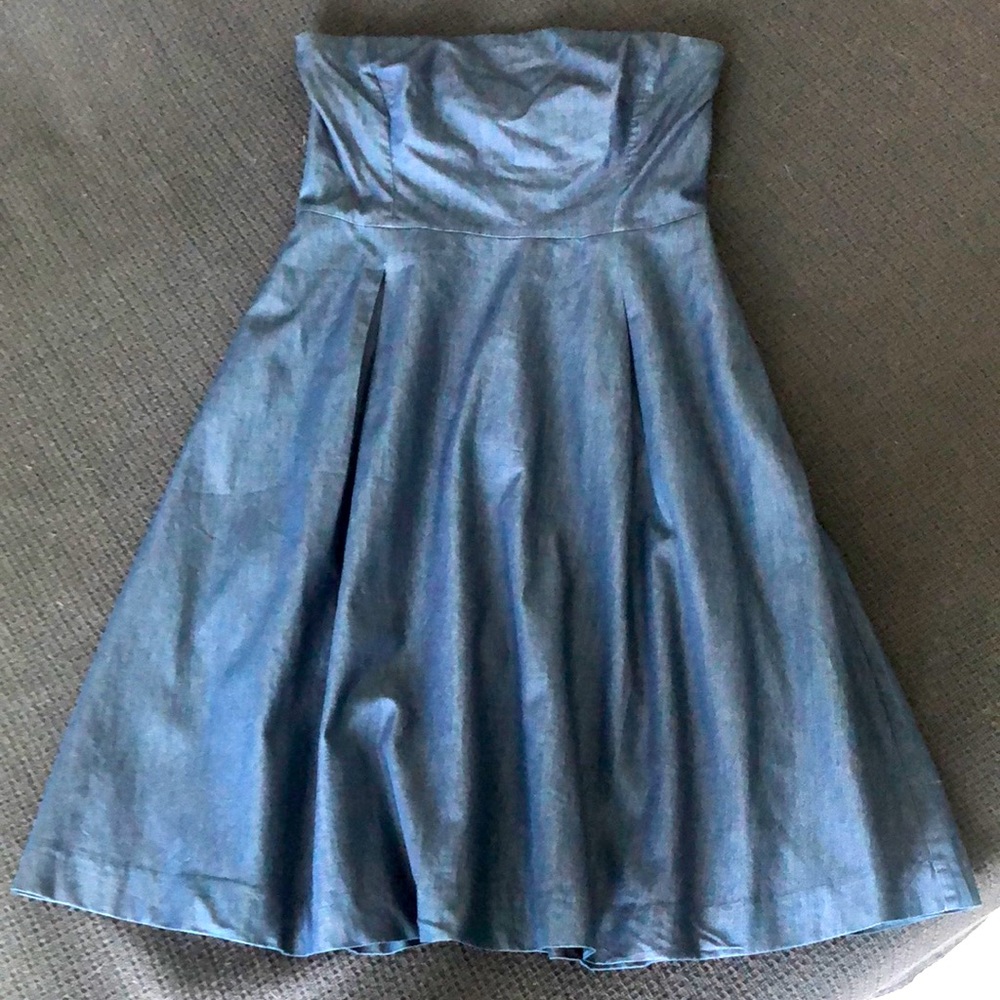 Flare denim dress with pockets!